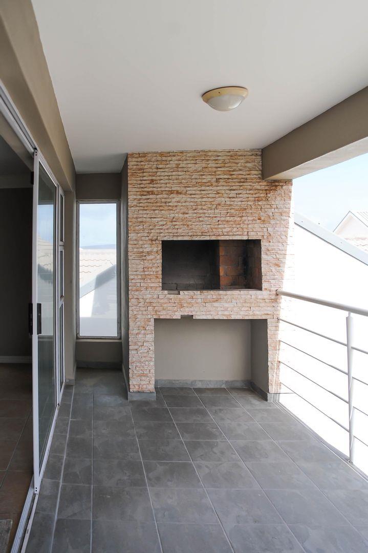 To Let 4 Bedroom Property for Rent in Calypso Beach Western Cape